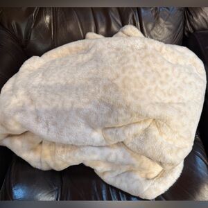 NEW Rachel Zoe Luxe Faux Fur Throw Blanket 50" x 70" Ivory Cream w/animal print